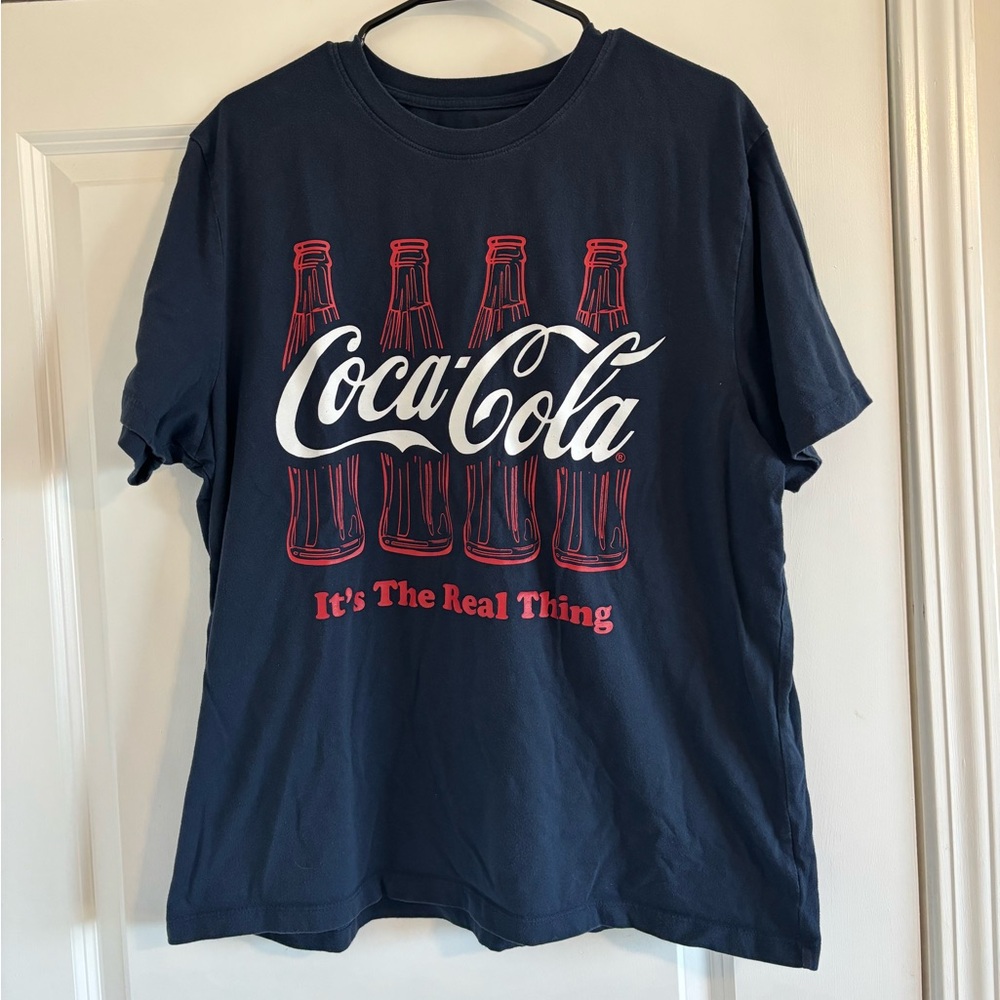 Coca Cola Mens Size XL ‘It’s The Real Thing’ Navy Blue Graphic Tee 2025